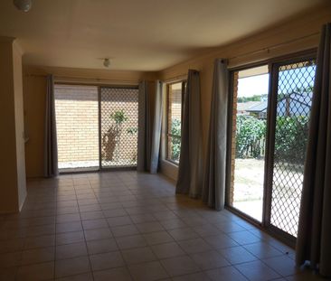 Don't Miss Out: Three Bedroom Family Friendly Home close to Robina ... - Photo 6