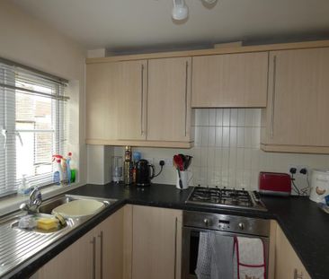 2 bedroom semi-detached house to rent - Photo 4