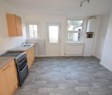 2 bedroom terraced house to rent - Photo 4