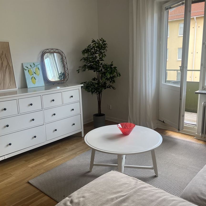 Stockholm, Johanneshov, Burspråksvägen - Photo 1