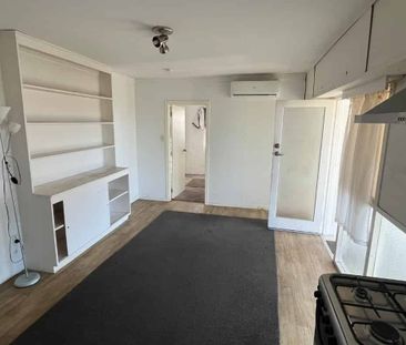 2-Bedroom Unit in Northcote $480/wk, Water & Power Included - Photo 1