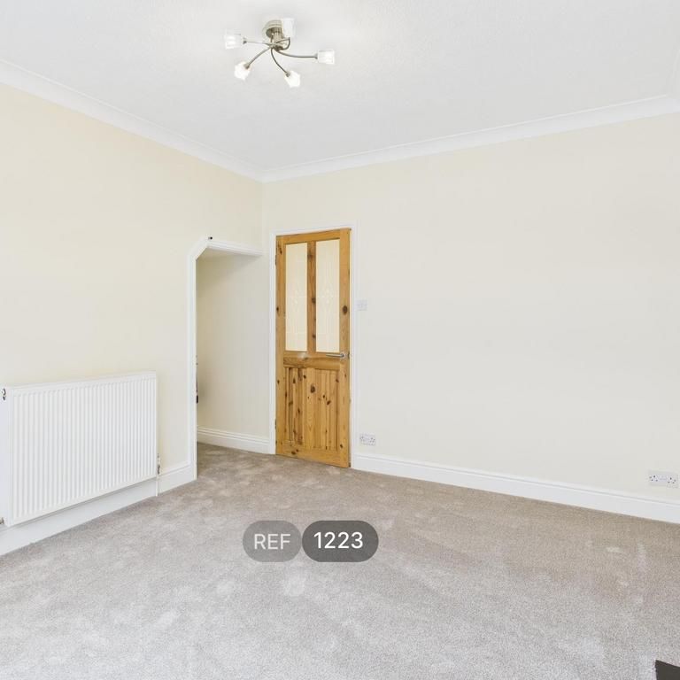2 bedroom terraced house to rent - Photo 1