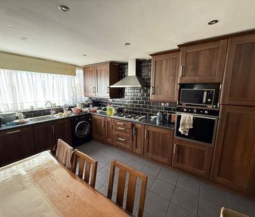 Room in a Shared House, Claylands Road, SW8 - Photo 5