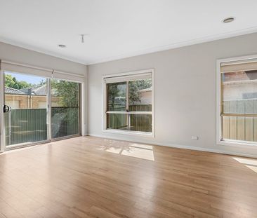 LOW MAINTENANCE LIVING CLOSE TO LAKE WEEROONA - Photo 1