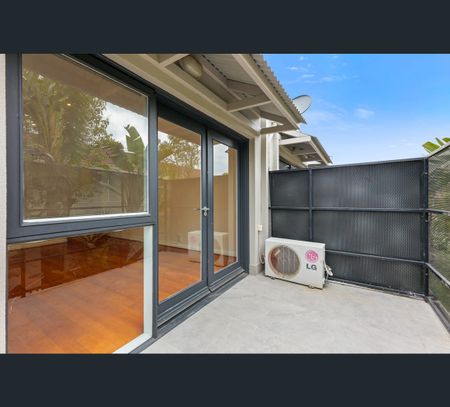 2/3 William Street, South Yarra, Vic 3141 - Photo 2