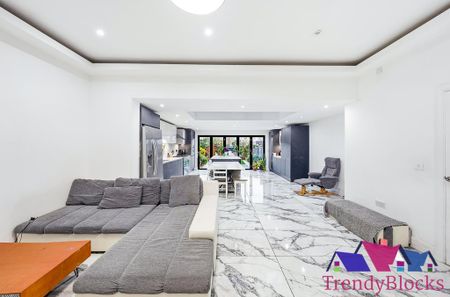 4 bedroom terraced house to rent - Photo 2