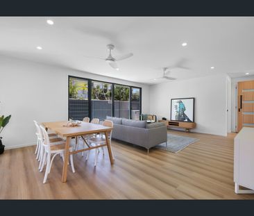 2/124 Sunshine Parade, Miami, Qld 4220 - Photo 4