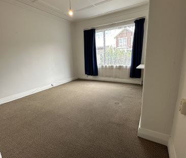 6 Howe Street, North Dunedin - Photo 5