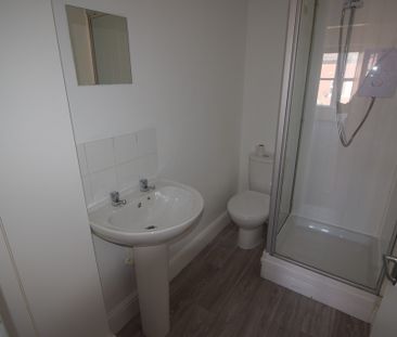 To Let 2 Bed Flat - Photo 1