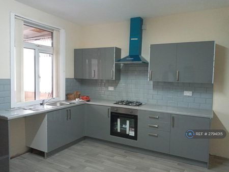 2 bedroom terraced house to rent - Photo 5