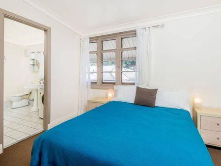 Apartments on Queen - Two - Photo 3