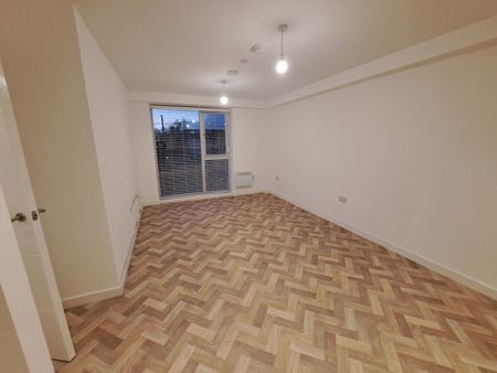 2 Bed Flat, Garratt House, M12 - Photo 3