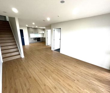 RARE NEAR NEW,PENTHOUSE- SPACIOUS & CENTRAL - Photo 1