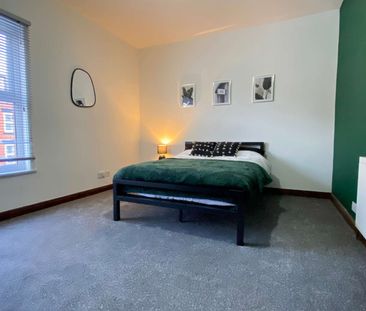 4 Bedroom Professionals House Share Room 2 - Photo 2