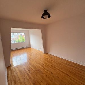 5 1/2 à louer dans Rosemont - Photo 2