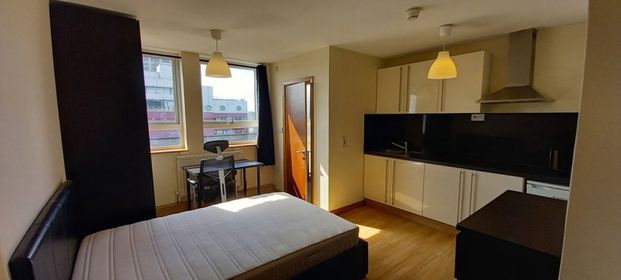 Queens Road Studio 14 - Photo 1