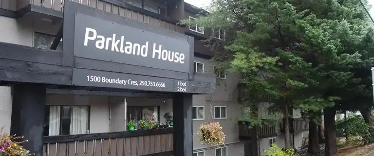 Parkland House | 1500 Boundary Crescent, Nanaimo - Photo 1