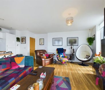 3 bedroom flat to rent - Photo 3
