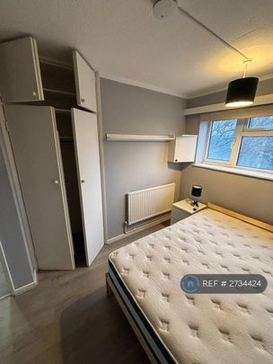 3 bedroom flat to rent - Photo 1