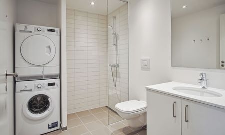 Rummelig og lys 2-værelses lejlighed med egen altan og unikke fællesfaciliteter. - Photo 5