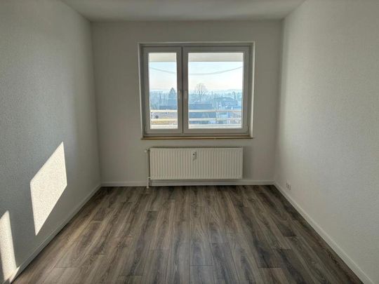 **BEREIT für den EINZUG** Frisch renoviert und lichtdurchflutet! - Foto 1