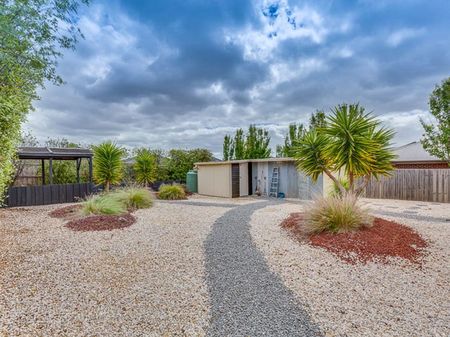 3 bedroom family home - Photo 5