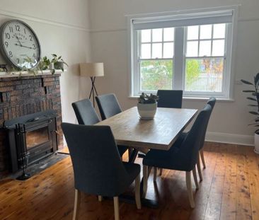 BEAUTIFUL PERIOD STYLE HOME - Photo 3