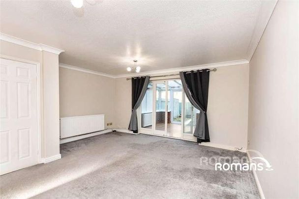 Ruth Close, Farnborough, GU14 - Photo 1