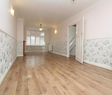 3 bedroom end of terrace house to rent - Photo 4