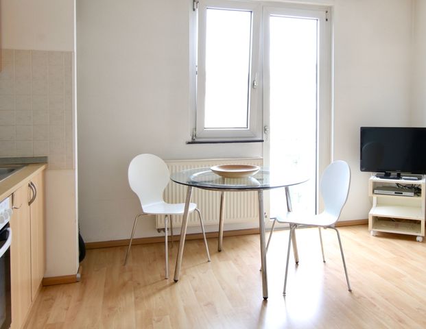 Modern möblierte Wohnung mit Balkon direkt am Zülpicher Platz - Photo 1