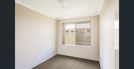 BEST KEPT SECRET IN SECRET HARBOUR ! - Photo 5