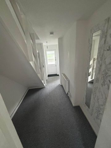 Pensford Drive, Eastbourne - Photo 2