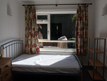 4 bed semi-detached house to rent in Norvic Drive, Norwich, Norfolk - Photo 4