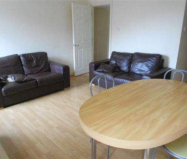 3 bedroom flat to rent - Photo 1