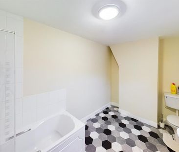 2 bedroom House To Let - Photo 1