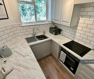 3 bedroom flat to rent - Photo 5