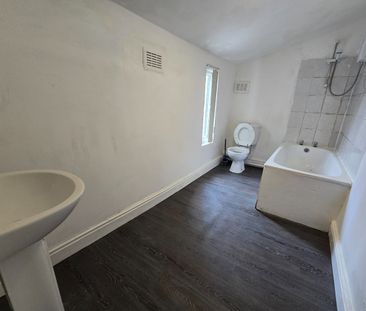 Studio Flat, Sheil Road, L6 - Photo 5