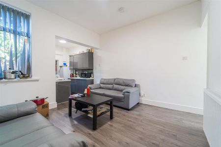 4 bedroom house to rent - Photo 2