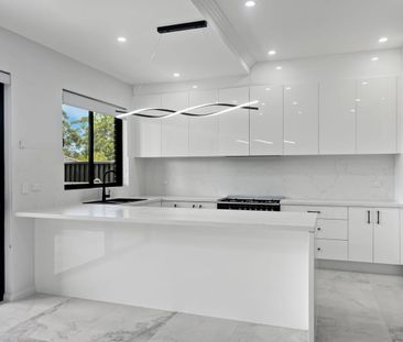 BRAND NEW 5 BEDROOM DUPLEX WITH MULTIPLE ENTERTAINMENT ZONES! - Photo 6