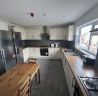 1 bed Room in Shared House - To Let - Photo 5