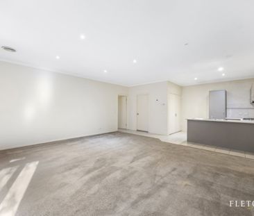 Spacious 2 Bedroom Unit Close to the Western Freeway! - Photo 2