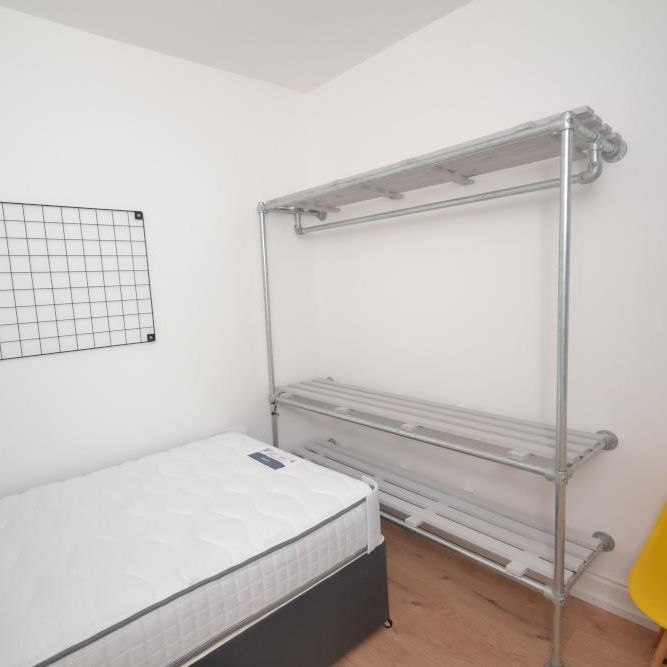 5 bedroom terraced house to rent - Photo 1