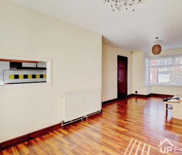 3 bedroom end of terrace house to rent - Photo 1