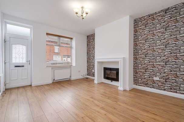 2 bedroom terraced house to rent - Photo 1