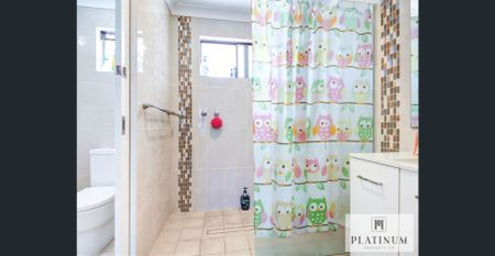 Charming 3-Bedroom Family Home in Australind - Photo 5