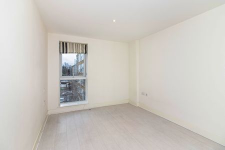 3 bed, 2 bath apartment with Parking + Balcony - Napier House, Bromyard Avenue, London, W3 7FF - Photo 3