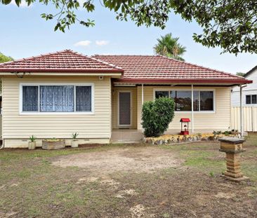 Modern 3 Bedroom Home with Airconditioning - Photo 3