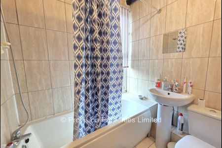 5 Bedroom Student Houses Hyde Park - Photo 3