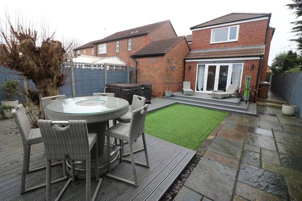 4 bedroom detached house to rent - Photo 1