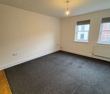 Studio Flat, West St, BS2 - Photo 1